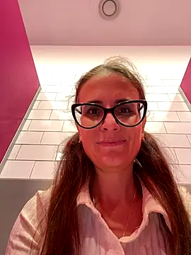 NataKitten live sex cam