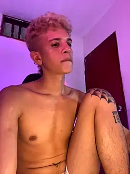 tylernova live sex cam