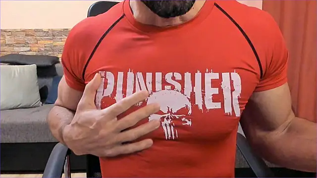 HotHunkTrainer live sex cam