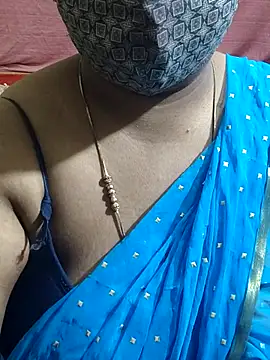 Yoursriya25's cam snapshot