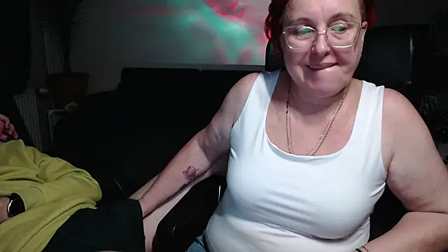 JoannaAndNeighbour's cam snapshot