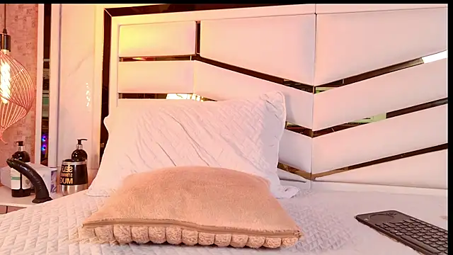 ambar_rosse25's cam snapshot