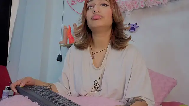 zoelight18's cam snapshot