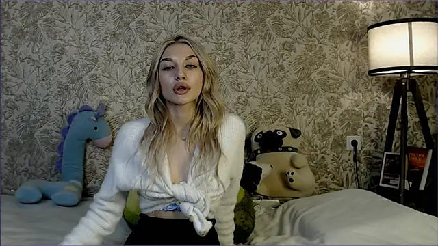 Ella_Milla's cam snapshot