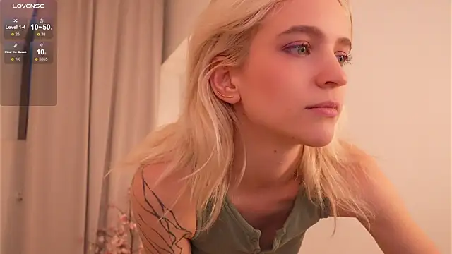 lolly_pie's cam snapshot