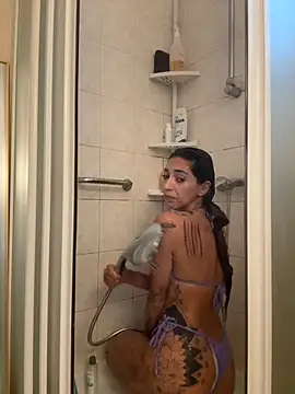 Amani_thewolf's cam snapshot