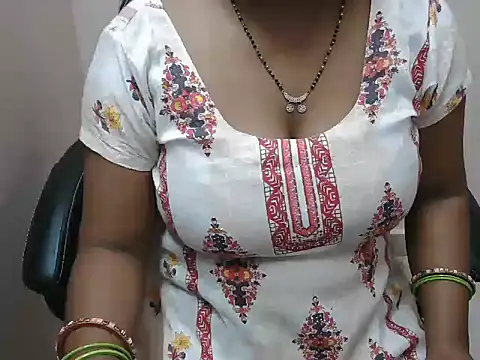 bold_naina's cam snapshot