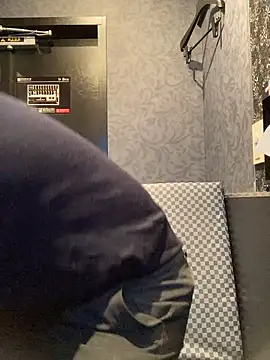 yuuki8910 live sex cam