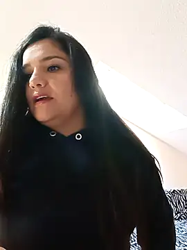 Laurys_sweethot's cam snapshot