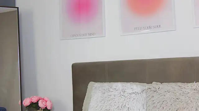 VioletiSwone's cam snapshot