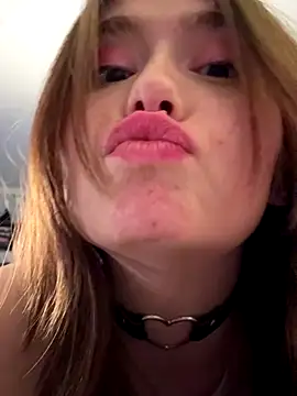 Sabrina_shells's cam snapshot