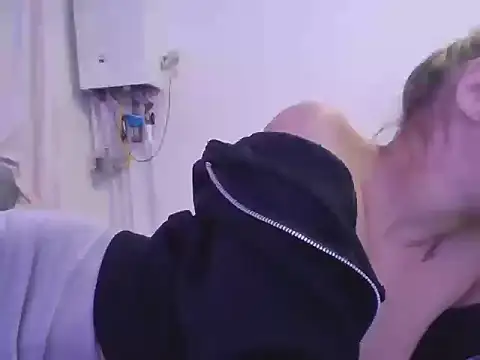 Celinepetit's cam snapshot