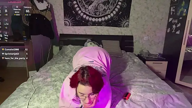 TheaMacrae's cam snapshot