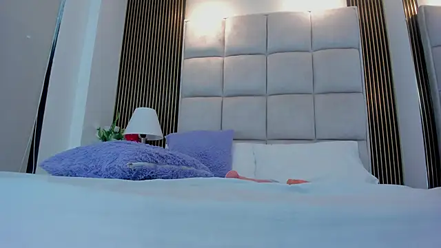 perla_dinn's cam snapshot