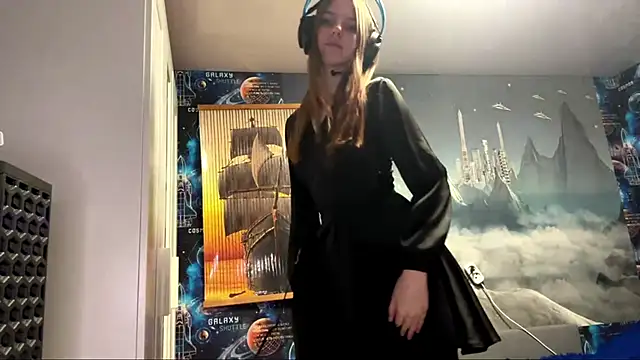 Elira_Breeze's cam snapshot