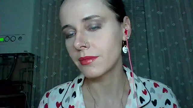 LuminousLady's cam snapshot