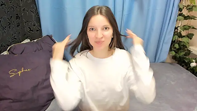 MelaniGrand's cam snapshot