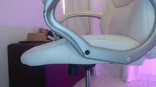 Mature_2025's cam snapshot