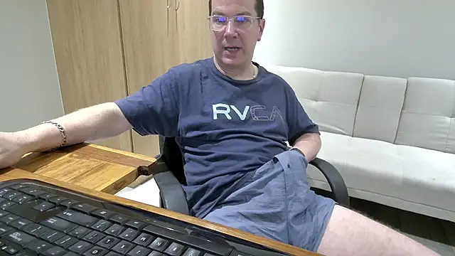 BrettJ81 live sex cam