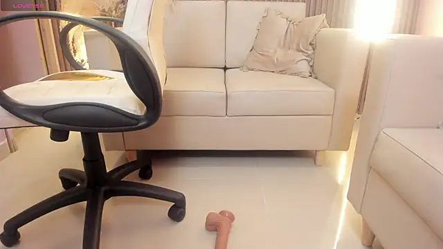 Daphne_Fox_'s cam snapshot