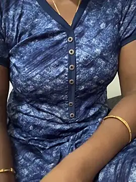 Tamilmallu-duskygirl03's cam snapshot