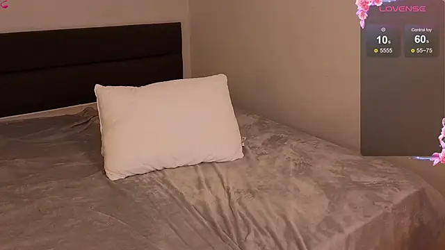 Lora_Rosee's cam snapshot