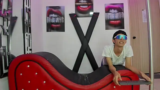 SUCKING_LOVERS live sex cam