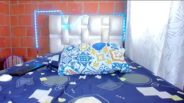 Elettrahot_'s cam snapshot