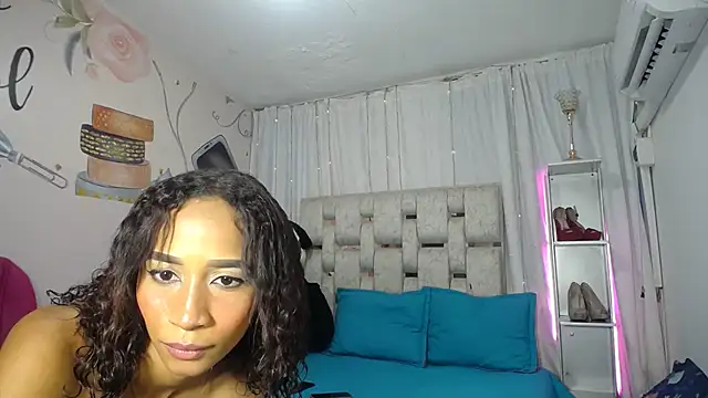 EMMA_SWEETT1's cam snapshot