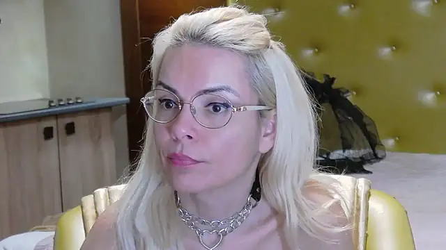 DomCaprisse's cam snapshot