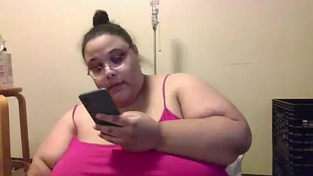 SexyBBW10790's cam snapshot