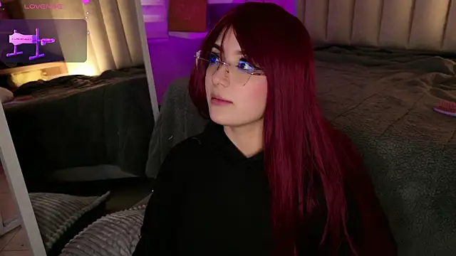 Megan_mooree_'s cam snapshot