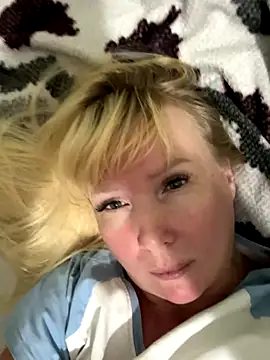 EmmaInLove23's cam snapshot