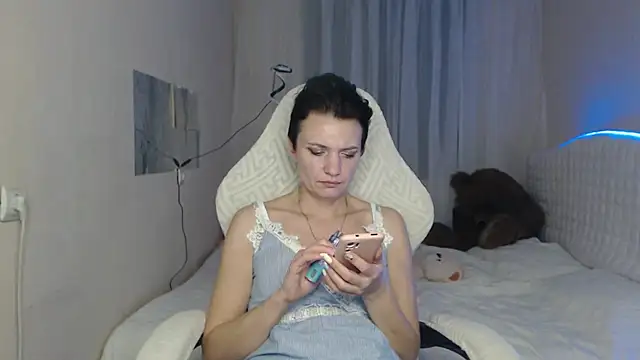 AvaSaturnian's cam snapshot