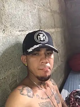 tattoos22's cam snapshot