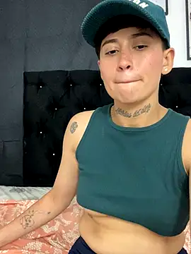 Miia_Hoot's cam snapshot