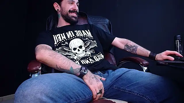 AxelColton live sex cam