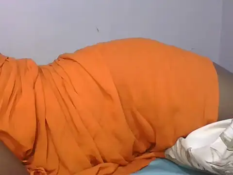 Horny_slut23's cam snapshot