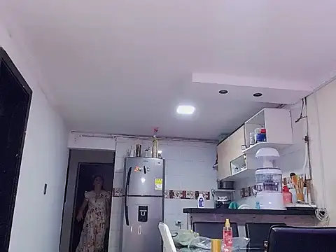 Caroline_Jons's cam snapshot