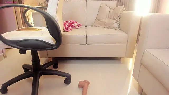 Daphne_Fox_'s cam snapshot