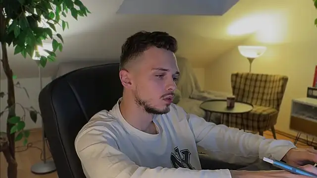 naked_psy's cam snapshot