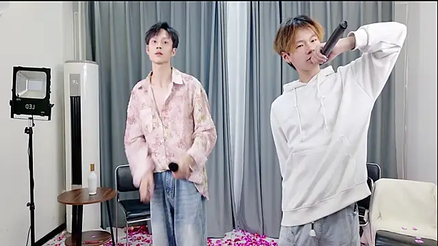 QYBOYS-001's cam snapshot