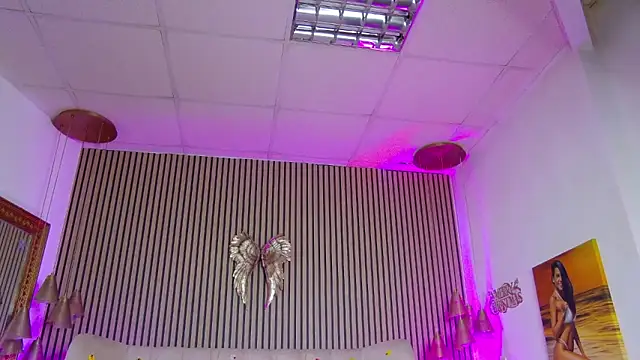 PlayfulShow's cam snapshot