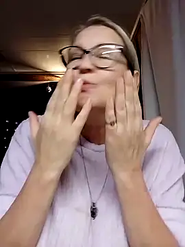 irinamaux live sex cam