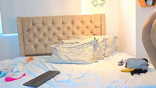 KeryHillson live sex cam