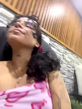 _vaiolet_owo's cam snapshot