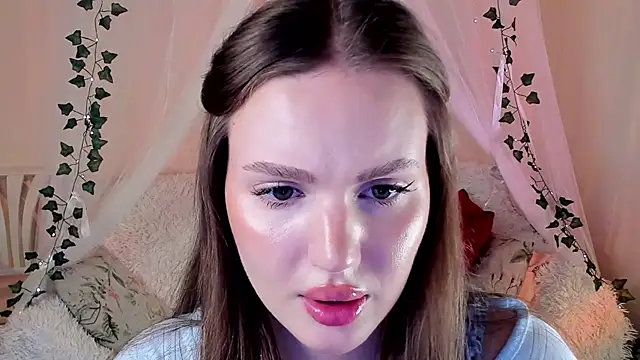 MishkaMe's cam snapshot