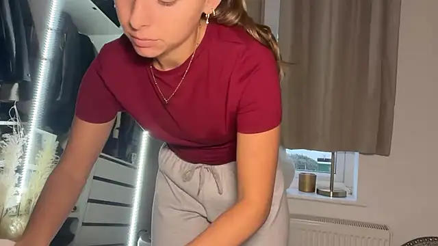 KayleeBella's cam snapshot