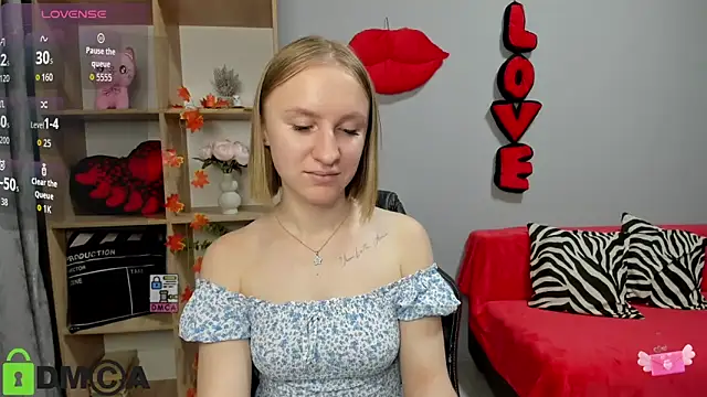 BeautyBlondy's cam snapshot