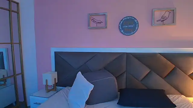 lilly_rohan's cam snapshot